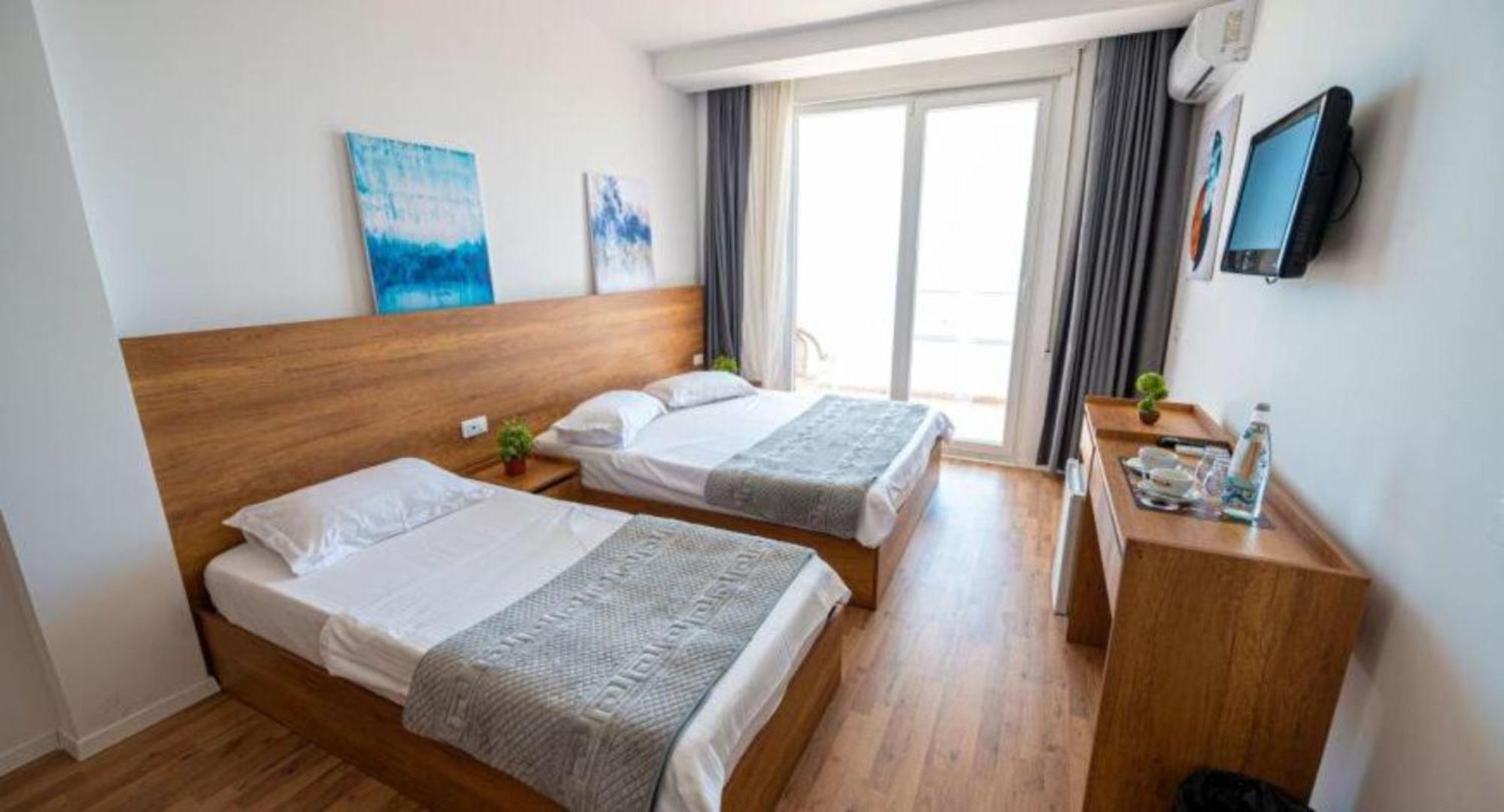 Hotel Besani Dıraç Dış mekan fotoğraf